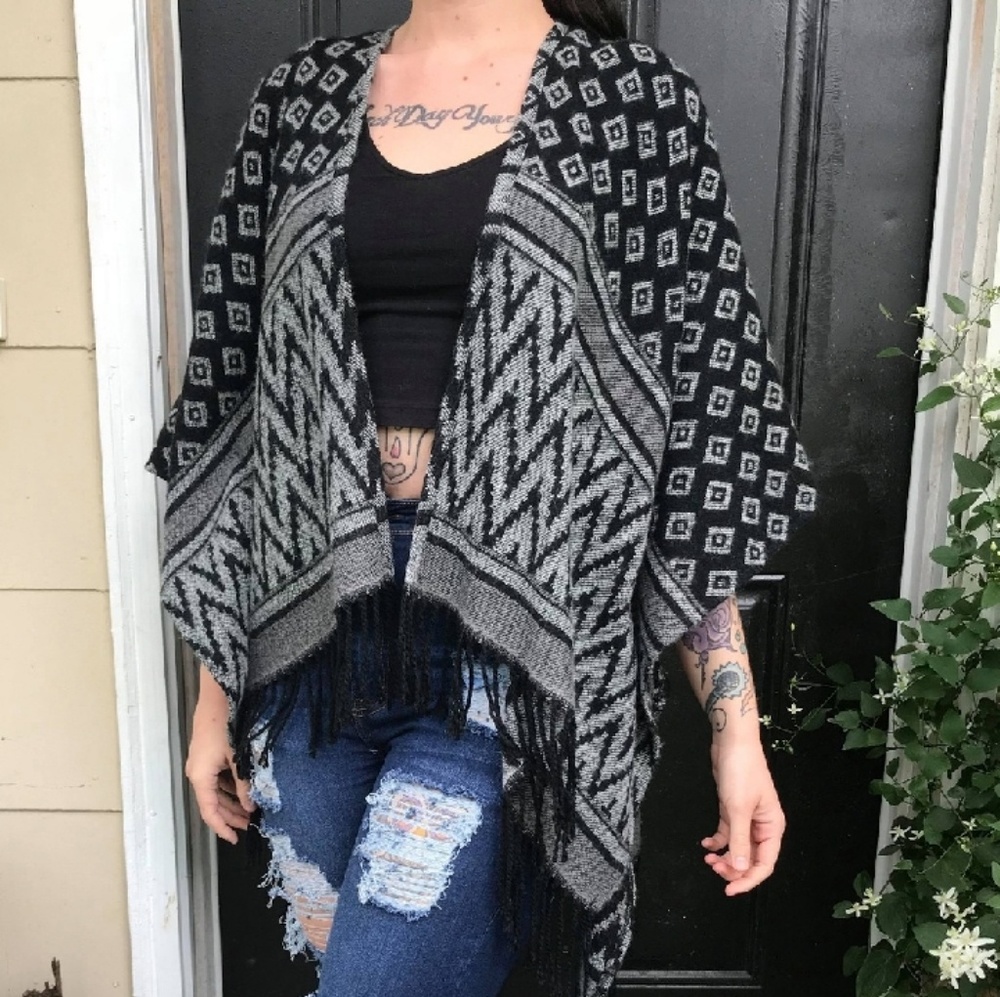 NWOT Vegan Wool Sweater Shrug Kimono Cardigan